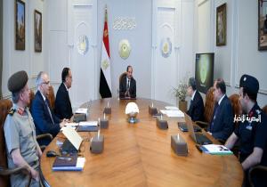 الرئيس السيسي يجتمع مع رئيس الحكومة وعدد من الوزراء لمتابعة توفير الاحتياجات اللازمة من المرافق والخدمات