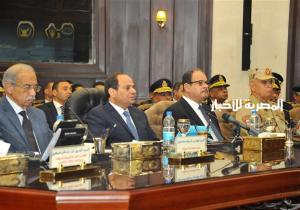 السيسي يتفقد الأرصفة البحرية شرق بورسعيد خلال ساعات