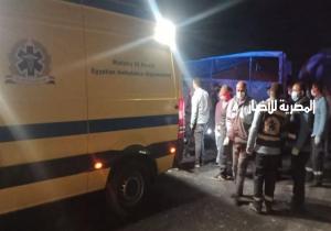 مصرع وإصابة 11 شخصا في انقلاب ميكروباص بطريق أسوان - أبو سمبل