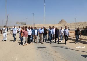 محافظ الجيزة يتابع ميدانيًا أعمال تطوير المنطقة والطرق المحيطة بالمتحف المصري الكبير