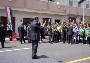 «اطمنوا احنا معاكم».. الرئيس السيسي يطالب الشاب المتطوعين بالاستمرار في جهودهم التنموية / فيديو