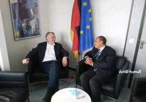 سفير مصر في بروكسل يبحث سبل تعزيز التعاون في مجالات التوظيف بالمفوضية الأوروبية
