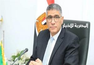 محافظ الجيزة يتدخل لحل أزمة تأخر أوراق امتحانات اللغة العربية للشهادة الإعدادية