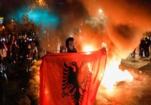 اشتباكات فى ألبانيا احتجاجا على مقتل شاب برصاص الشرطة لمخالفته حظر كورونا