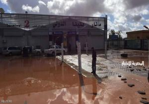 مياه الأمطار تشل بنغازي وتحاصر مطار بنينا الدولي
