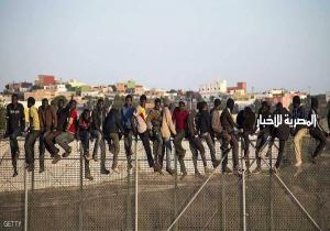 إصابة عسكريين مغاربة في عملية لمنع مهاجرين من العبور لمليلية