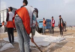 بتوجيهات من القيادة السياسية المصرية.. الهلال الأحمر المصري يقوم بإنشاء مخيم إغاثي بخان يونس جنوبي قطاع غزة