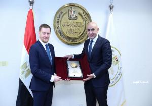 وزير التعليم: التعاون مع شركاء الصناعة لتوفير فرص عمل للخريجين مباشرة بعد التخرج