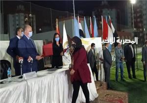 محافظ القاهرة يشهد احتفالية توزيع 3 آلاف شهادة "أمان" على المراة المعيلة بالأسمرات