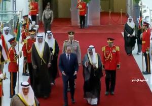 طائرات حربية الكويتية ترافق طائرة الرئيس السيسي عند دخولها الأجواء الكويتية