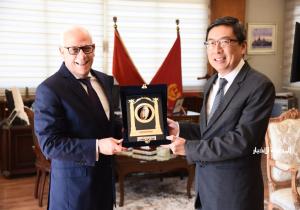محافظ بورسعيد يستقبل سفير دولة سنغافورة لبحث سبل التعاون