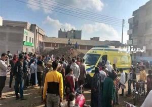 مصرع 8 أشخاص وإصابة 3 آخرين في انقلاب سيارة ربع نقل بالشرقية