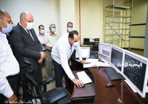 محافظ قنا يتابع سير العمل بمركز تحكم الكهرباء الإقليمي بنجع حمادي بعد تطوريه
