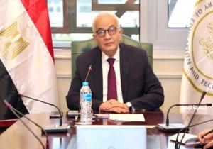 رسميًا.. تقرير لجنة امتحان الفيزياء ينصف الطلاب ويمنح الجميع الدرجات الكاملة على بعض الأسئلة