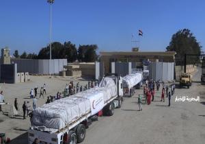 بدء دخول شاحنات المساعدات من مصر إلى قطاع غزة عبر معبري العوجة وكرم أبو سالم