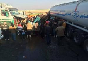 عاجل اصطدام شاحنة محملة بالبنزين بسيارة ربع نقل على طريق بورسعيد الاسماعيلية
