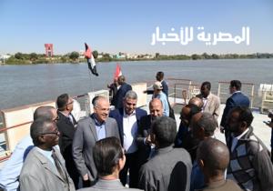 وزير الري يتابع أعمال محطة لقياس تصرفات النيل الأزرق في الخرطوم