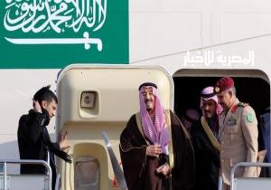 حاشية الملك سلمان في زيارته لإندونيسيا: 1500 شخص وأمتعة أثقل من 240 فيلاً