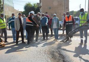 بتكلفة 3 مليون جنية تجربة حيه لتشغيل ماكينة معالجة الطرق بالوادي الجديد