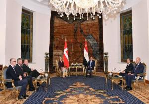 الرئيس السيسي يستقبل ملكة الدنمارك ويعرب عن تقديره لمشاركتها في حفل افتتاح المتحف المصري الكبير