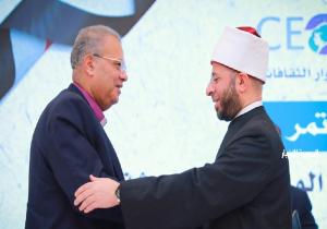 وزير الأوقاف ورئيس الطائفة الإنجيلية يفتتحان مؤتمر "الوعي والتنمية المستدامة" بمشاركة نخبة من المفكرين