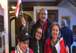 المصريون فى كندا يدلون بأصواتهم على أنغام "تسلم الأيادى"