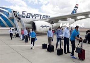 بعد الهبوط بأمان.. طائرة مصر للطيران فى الصيانة بسبب انفجار أحد الإطارات