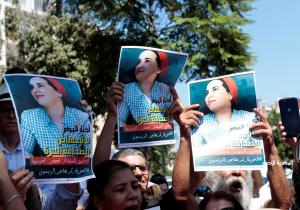 المغرب.. مطالب بإطلاق سراح صحفية متهمة بـ"الإجهاض"