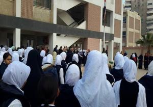 محافظ بورسعيد ووكيل وزارة التربية والتعليم يتابعان سير العملية التعليمية بعدد من المدارس