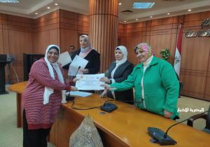 تسلم شهادات اجتياز الدورة التدريبية لتعليم لغة الإشارة بمبادرة "أمل" ببورسعيد