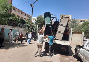 الجيزة ترفع إشغالات وتعديات المقاهي بحي المنيرة