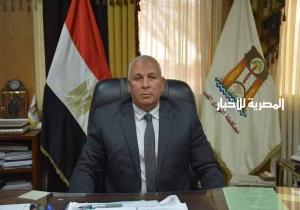 محافظ الوادى الجديد يستمع لمشكلات المواطنين عبر أثير إذعه الوادى الجديد