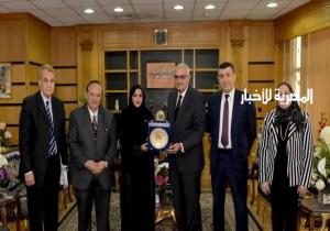 رئيس جامعة المنصورة يستقبل المستشار الثقافي لمملكة البحرين