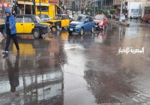 أمطار متفاوتة الشدة تضرب أنحاء من الإسكندرية