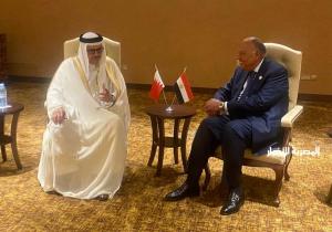وزير الخارجية يعقد اجتماعا ثنائيا مع نظيره البحريني للتباحث حول مستجدات الأوضاع الإقليمية