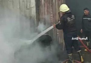 الحماية المدنية تسيطر على حريق مصنع مراتب في ميت غمر / صور