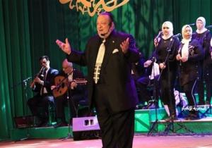 أحمد الكحلاوي يبدع بالمدائح النبوية على مسرح السامر (صور)