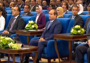 الرئيس السيسي يصل مقر مؤتمر "حكاية وطن" ويشهد فعاليات اليوم الثاني