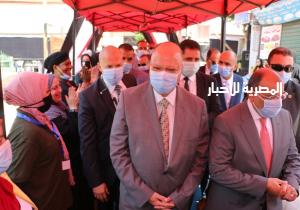 وزير التنمية المحلية ومحافظ القاهرة يتفقدان العملية الانتخابية فى شبرا وعابدين