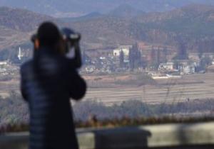 مديرة المخابرات الأمريكية تزور المنطقة الكورية المنزوعة السلاح