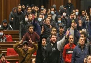 رئيس وزراء أرمينيا يعلن استعداده لمناقشة إمكانية إجراء انتخابات برلمانية مبكرة