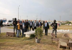 غلق 4 كافيهات بالحديقة المركزية في كفر الشيخ لمخالفة القانون.. ومصادرة الإشغالات