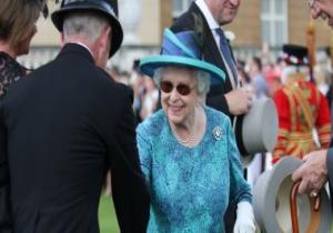 ملكة بريطانيا تشرف على حفل غنائى فى ساحات قصر باكنجهام