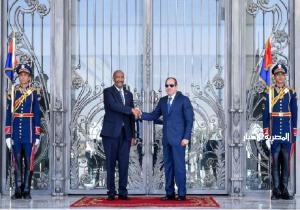 البرهان يعرب عن تقديره للعلاقات الأخوية والمساندة المصرية الصادقة للحفاظ على سلامة واستقرار السودان