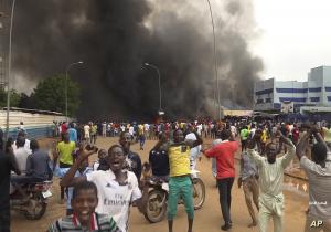 النيجر: مقتل 29 جندياً في هجوم إرهابي.. وإعلان الحداد الوطني