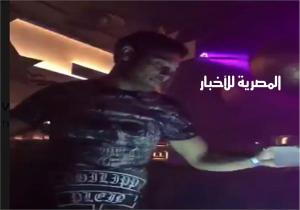 فيديو| آخر ظهور لمحمد علي.. «بيجاهد في الديسكو»