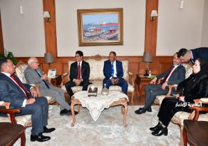 محافظ بورسعيد يستقبل قيادات حزب الشعب الجمهوري خلال زيارتهم