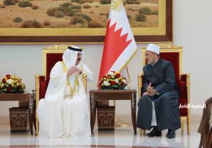 ملك البحرين يتبادل التهنئة مع شيخ الأزهر بحلول شهر رمضان المبارك