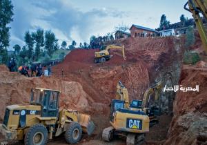 الإعلام المغربي : انهيارات جزئية في مكان عمليات الحفر.. وفيديو إنقاذه «غير