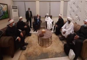 وزير الأوقاف السودانى يستقبل قافلة أئمة وواعظات مصر